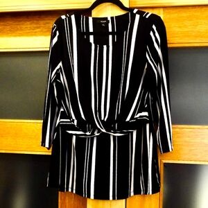ALFANI~Ladies' 3/4 SLEEVE BLACK & WHITE VERTICAL STRIPE BLOUSE SIZE M